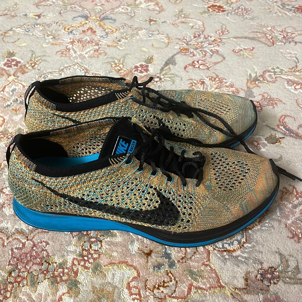 Nike Flyknit Racer